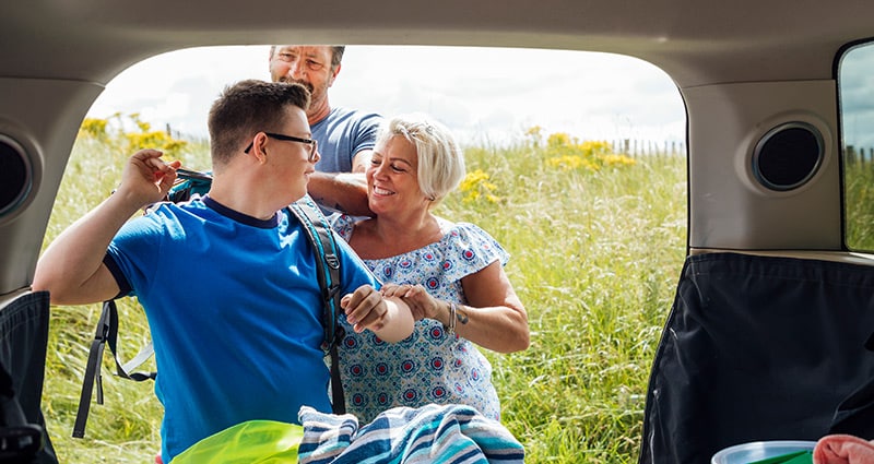 family packing car